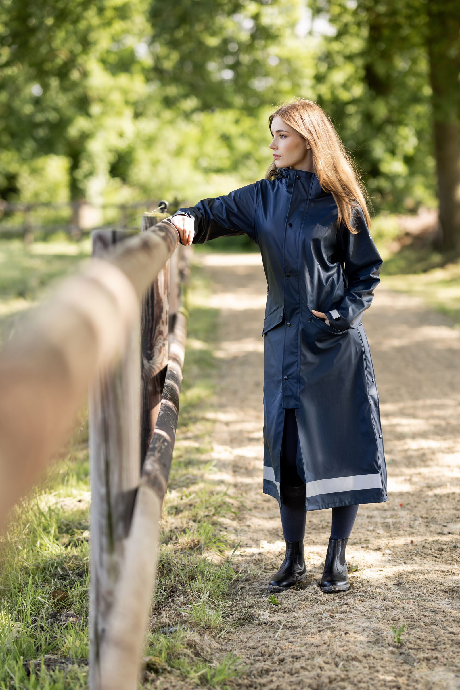 Horze Hazel abrigo largo impermeable mujer con aberturas