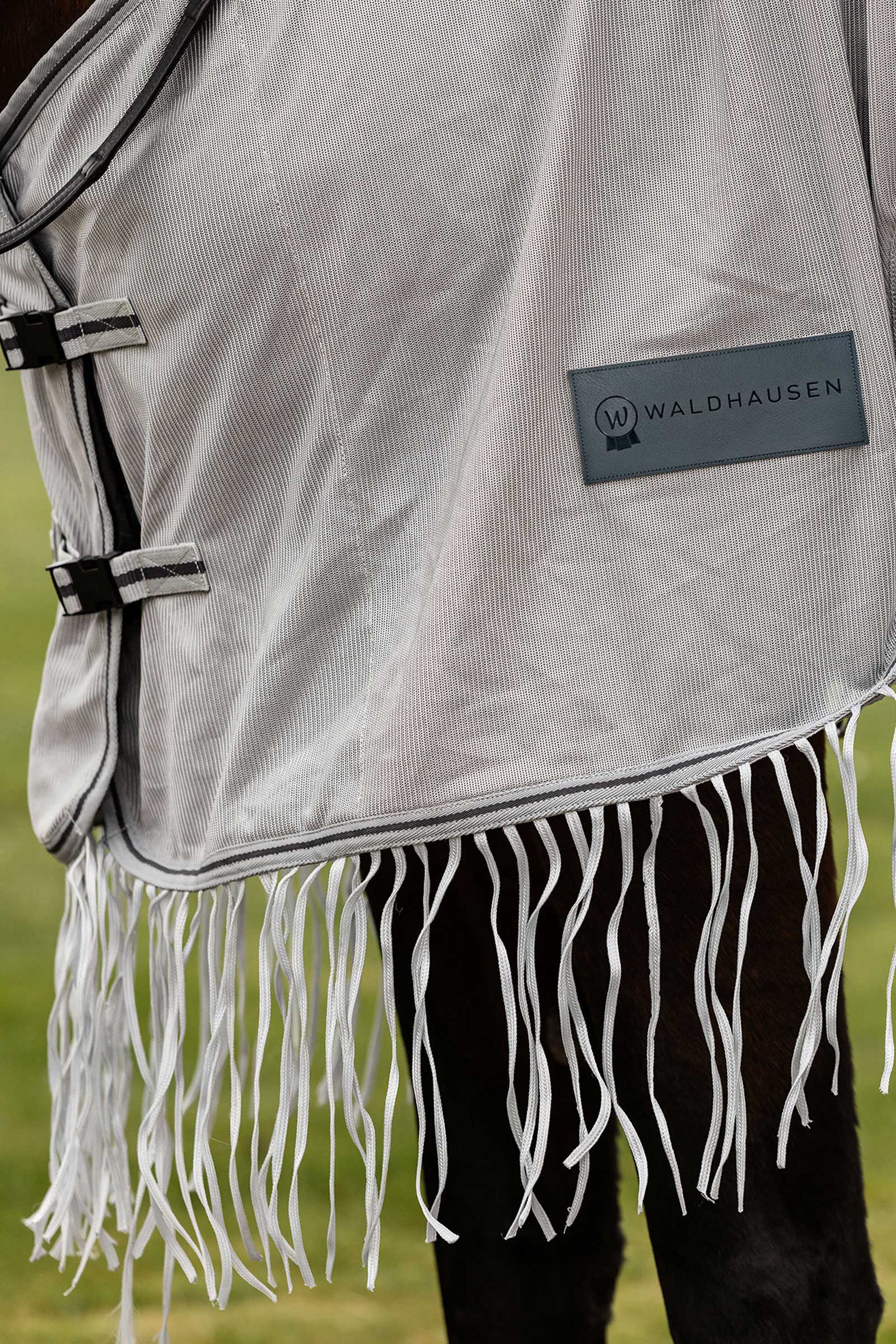 Waldhausen Protect manta antimoscas para montar con flecos