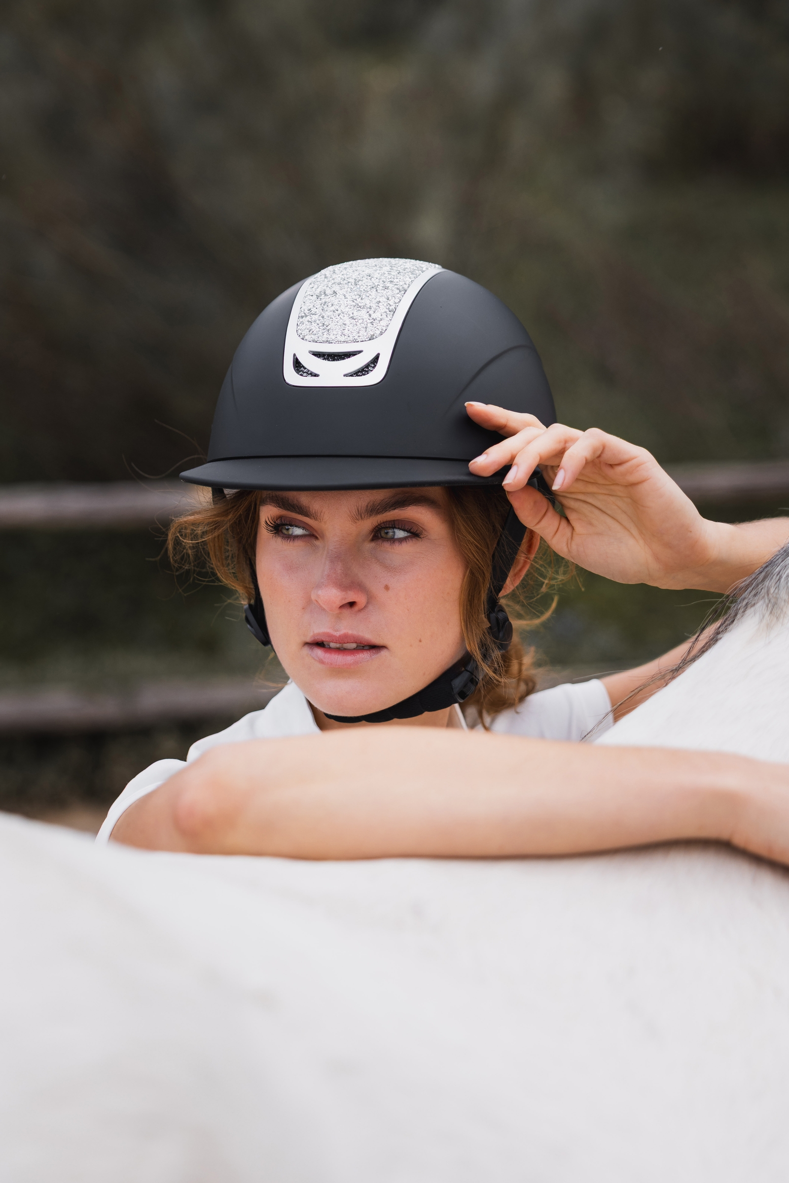 Horze Arix II Casco de equitación con adorno de cristal