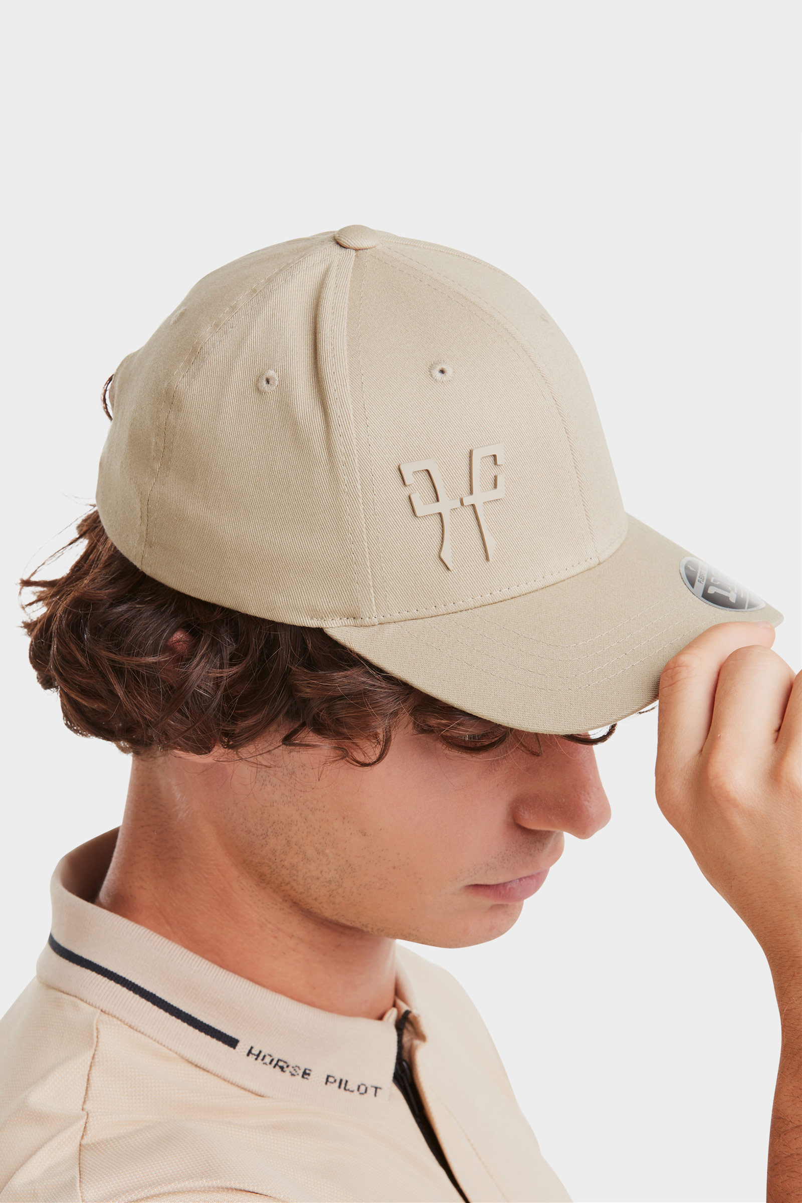 Latte Horse Pilot Flexfit gorra