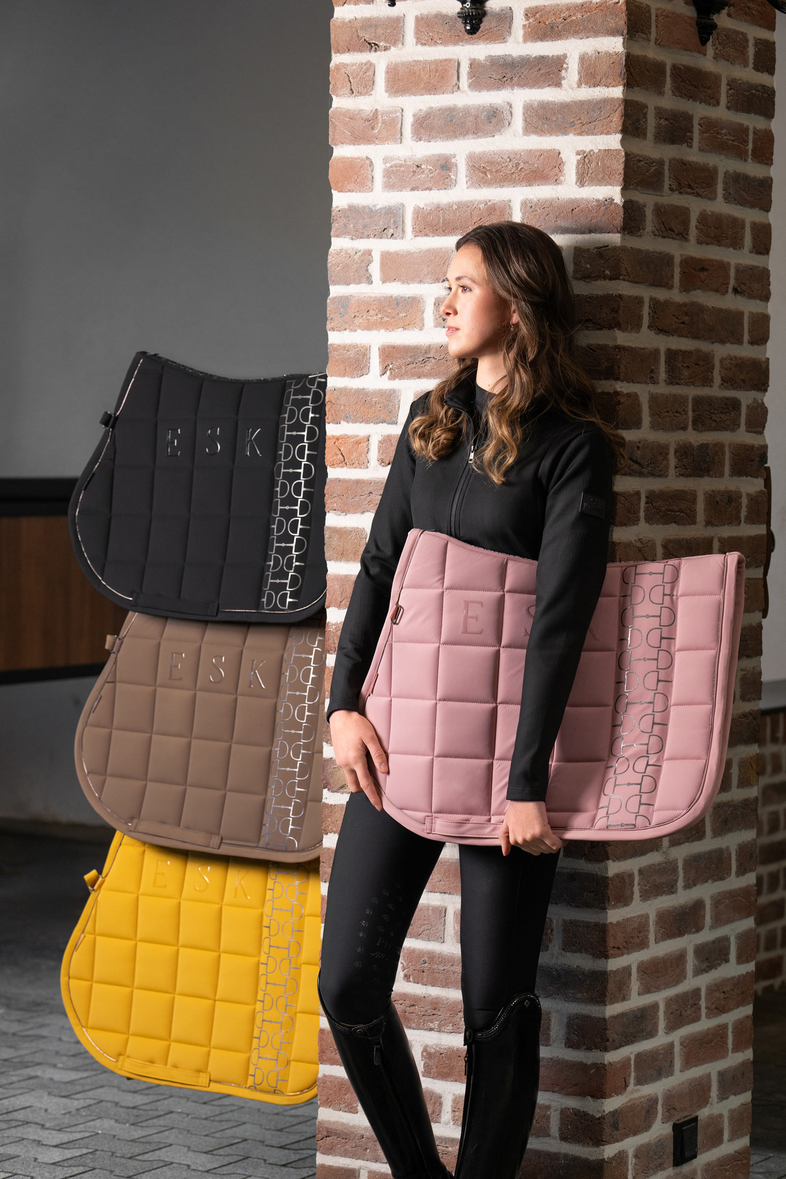 Eskadron Platinum 25 Big Square Softshell mantilla de doma