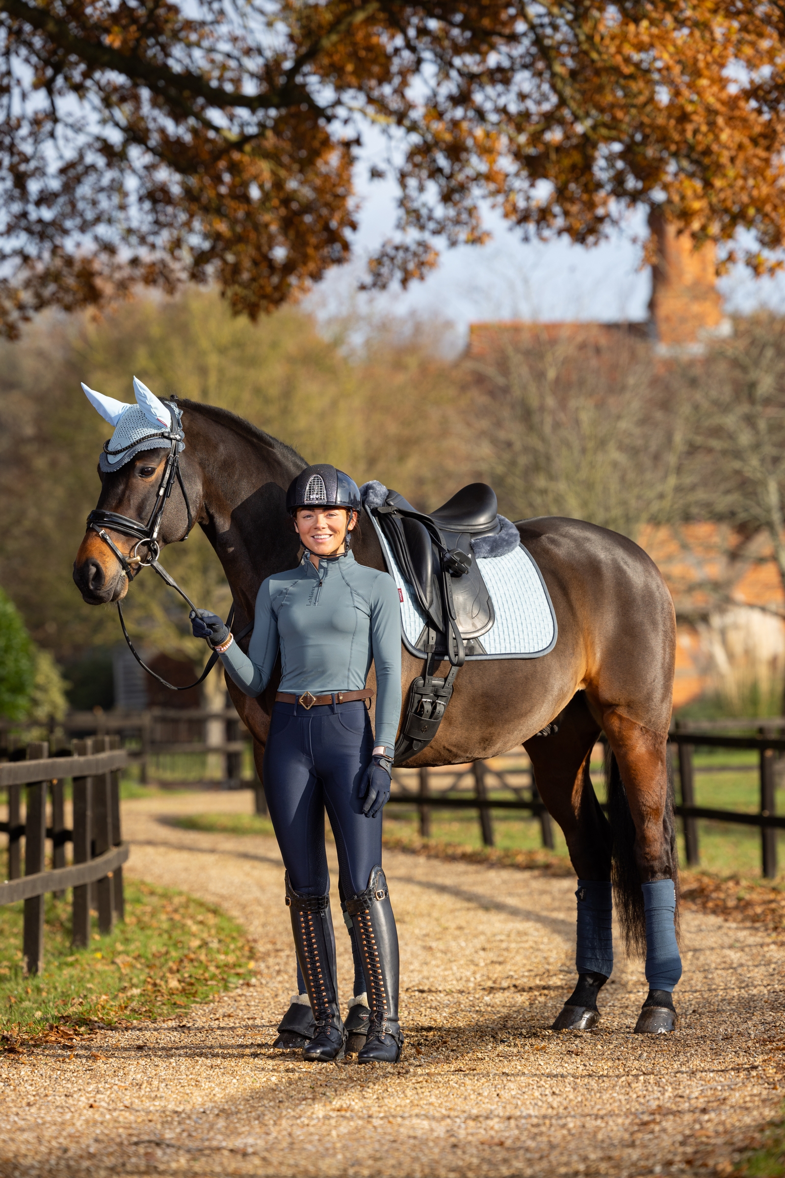 LeMieux Suede Square Mantilla de Doma