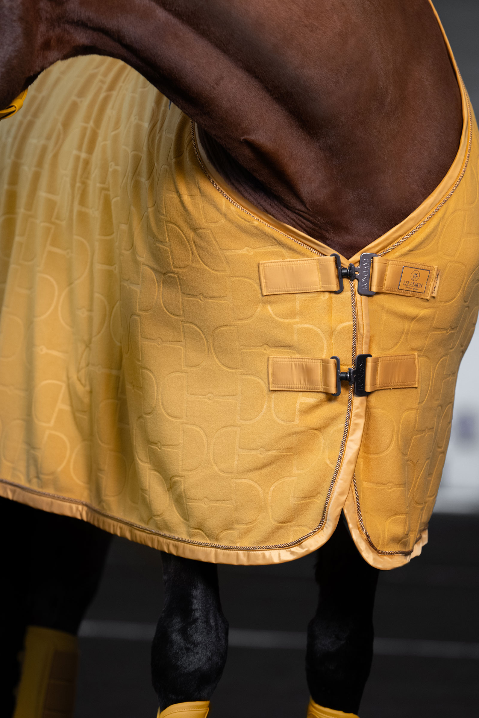 Eskadron Platinum 25 Fleece Stamp Bit Manta de secado