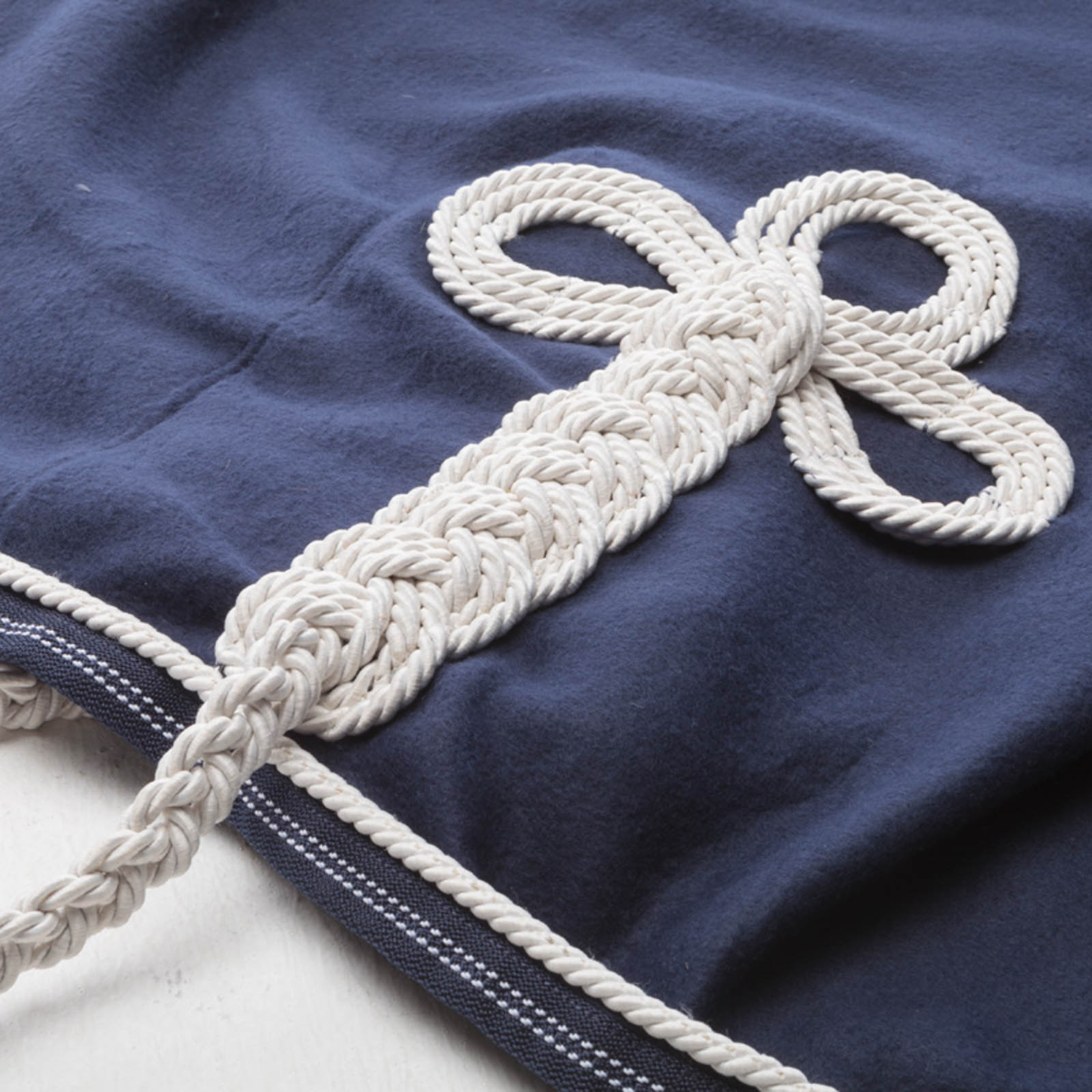 Hielera Kavalkade con peto en el pecho