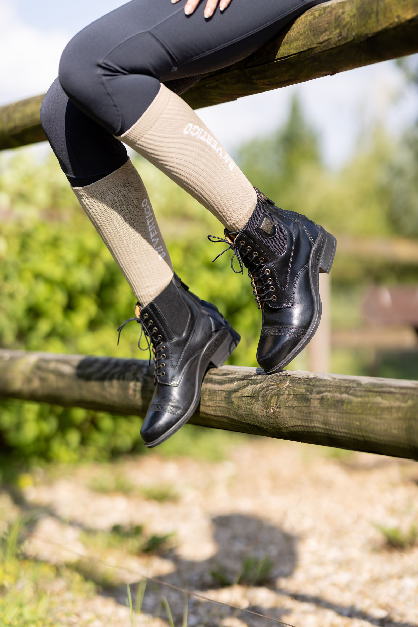Botines de Cuero con CordonesDelanteros para Mujer B Vertigo Jupiter