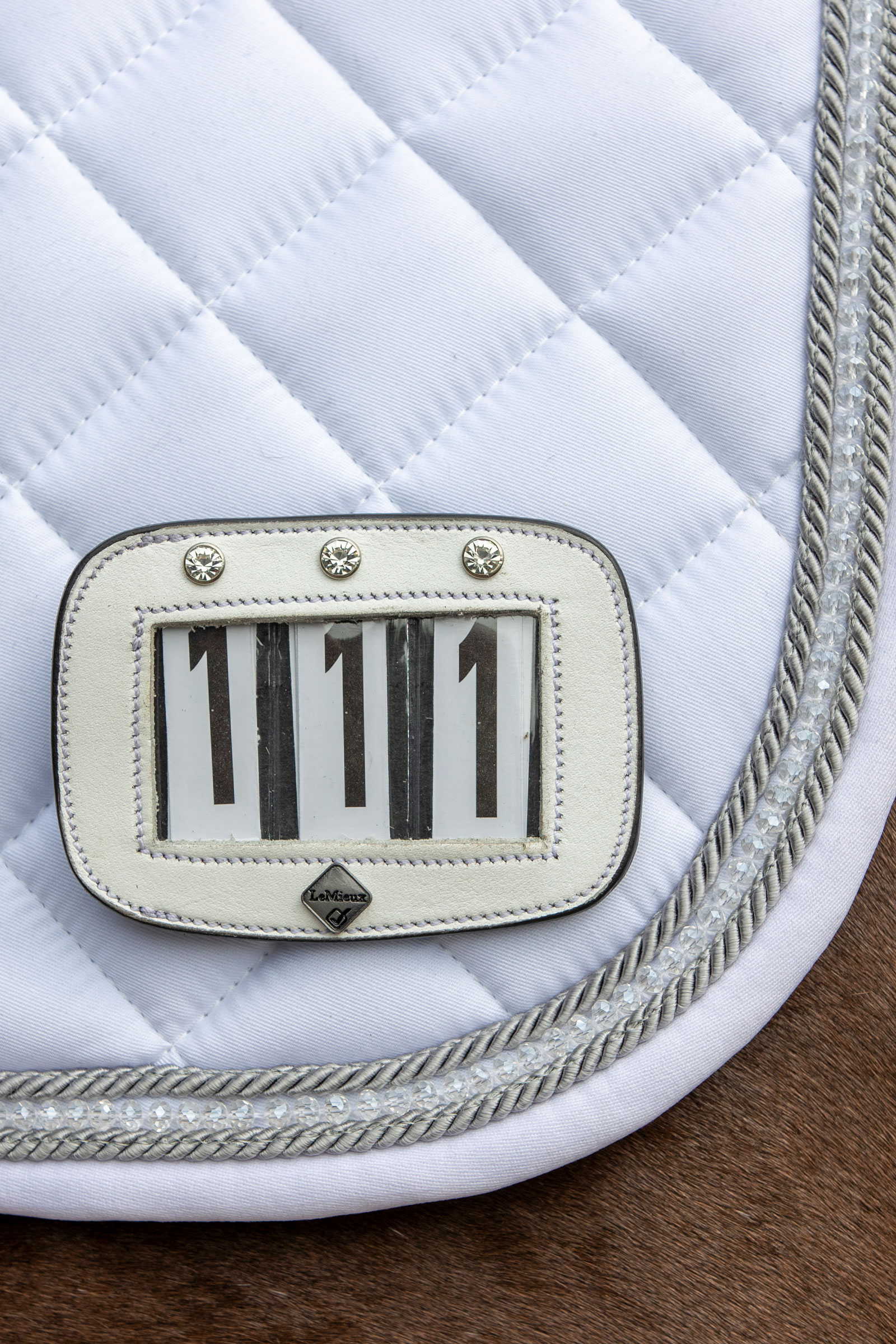 LeMieux porta dorsales para silla con pedrería