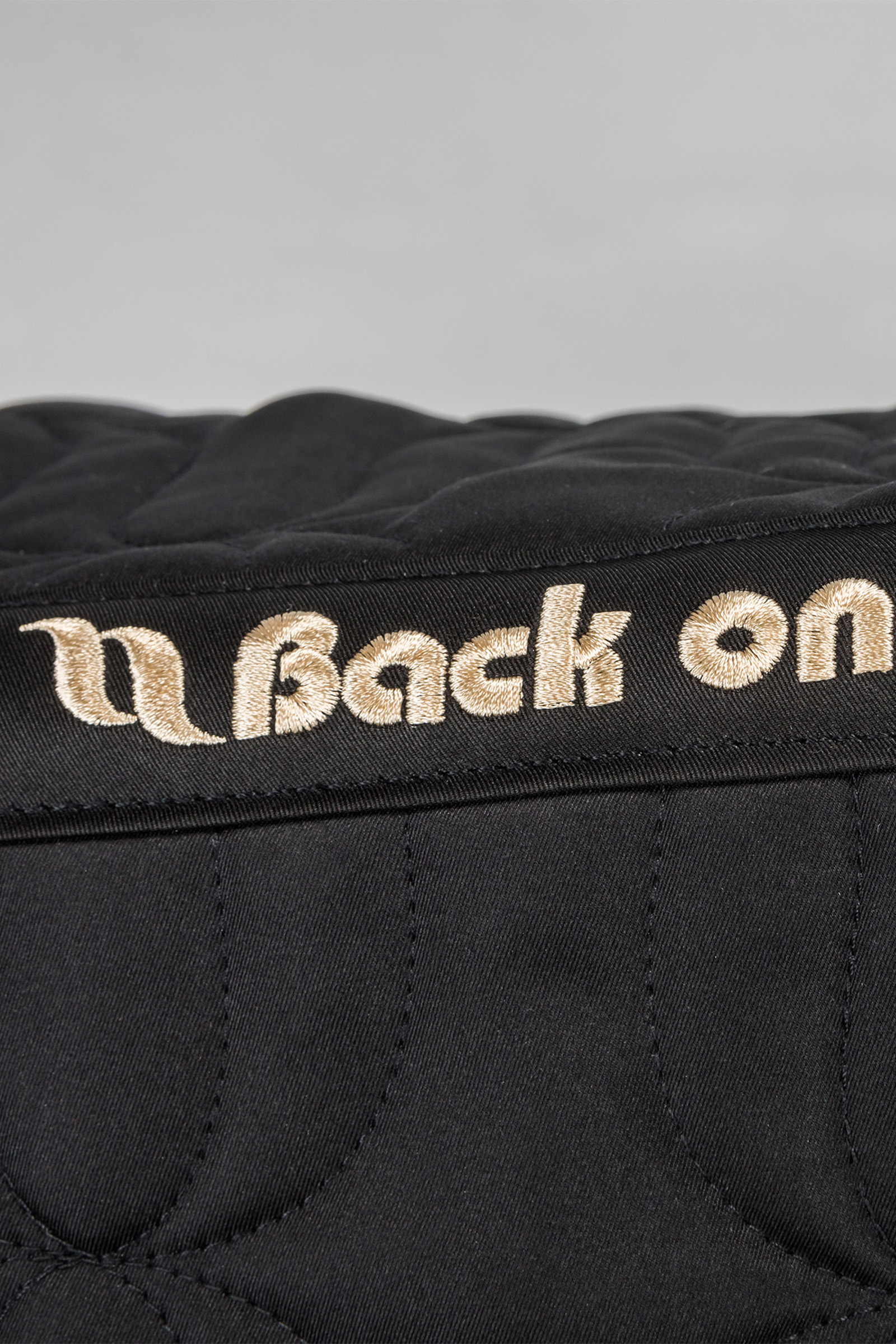 Mantilla de salto Back on Track Deep Nights