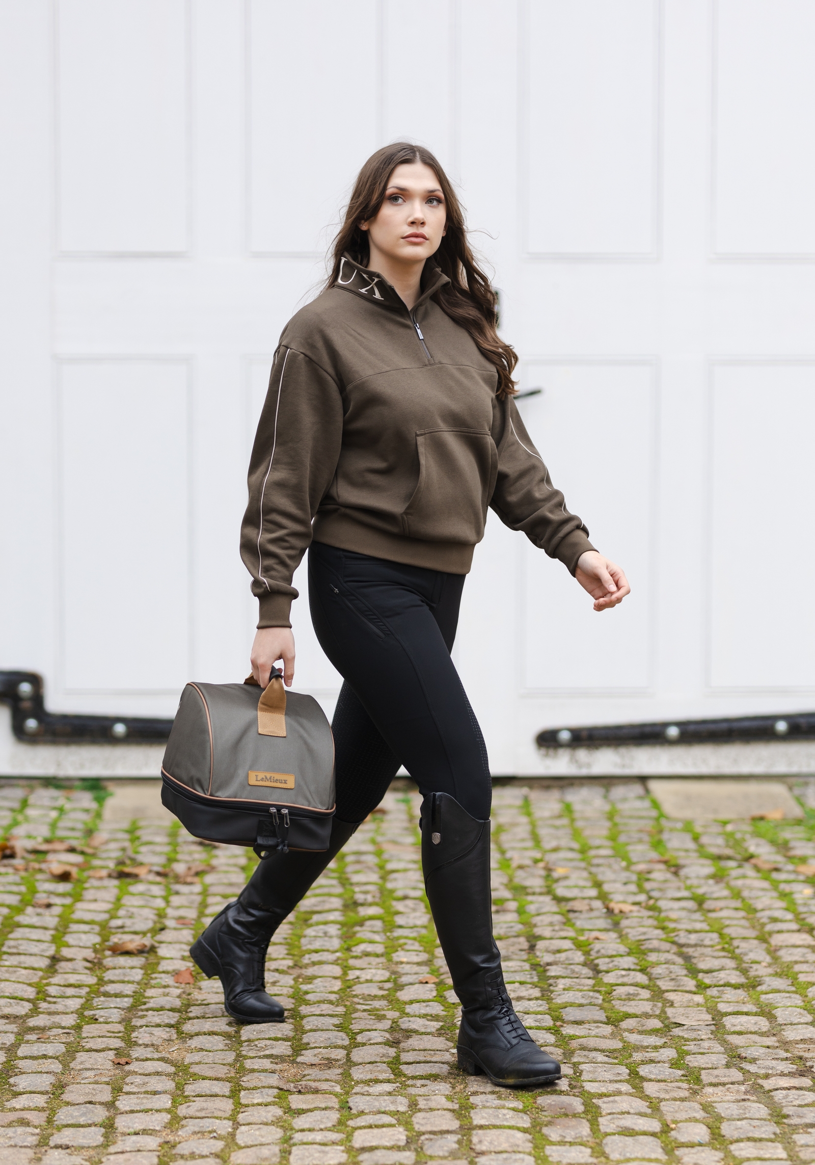 Caja de casco de equitación LeMieux