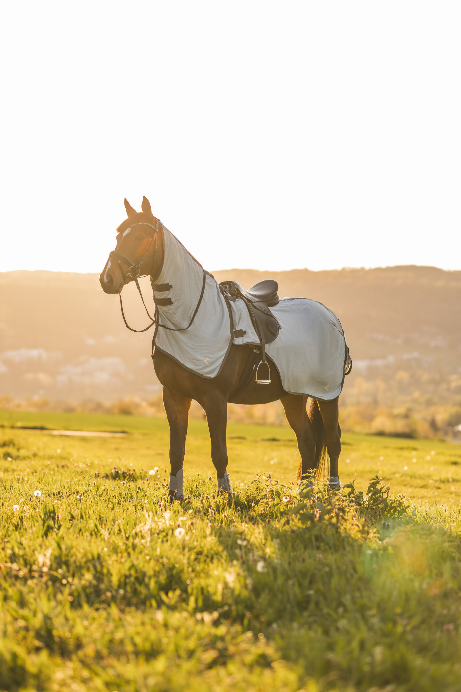 Horze Eira manta de montar antimoscas con protección UV y cuello desmontable