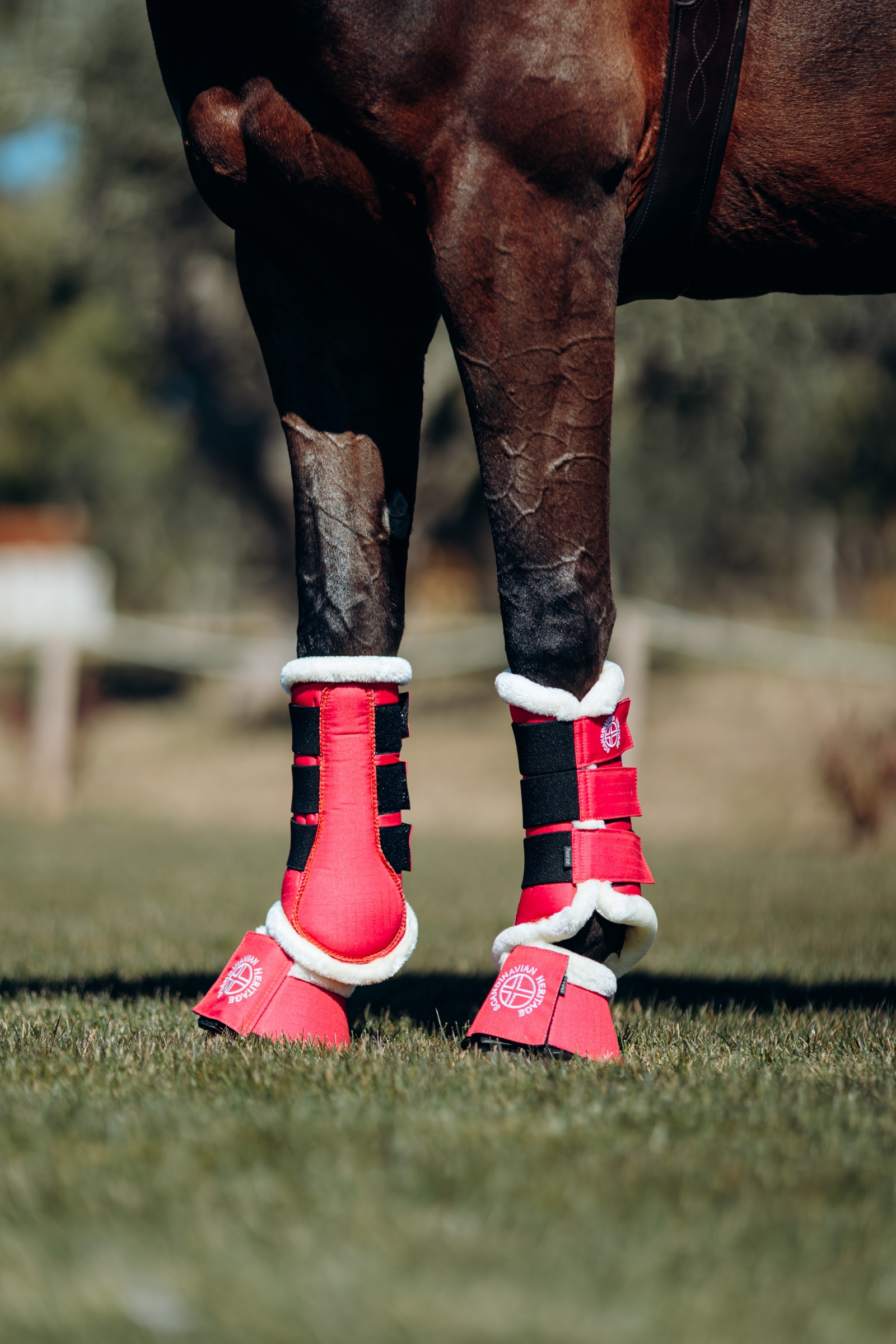 Campanas con Piel Sintético Horze Oslo