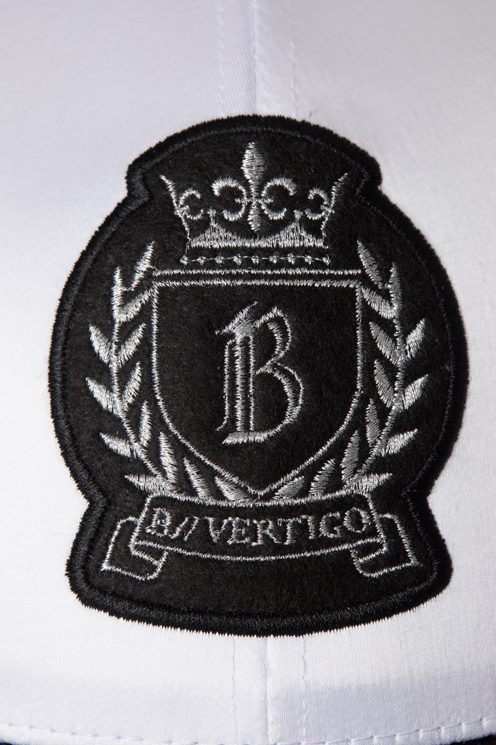 Gorro de Sat&eacute;n B Vertigo