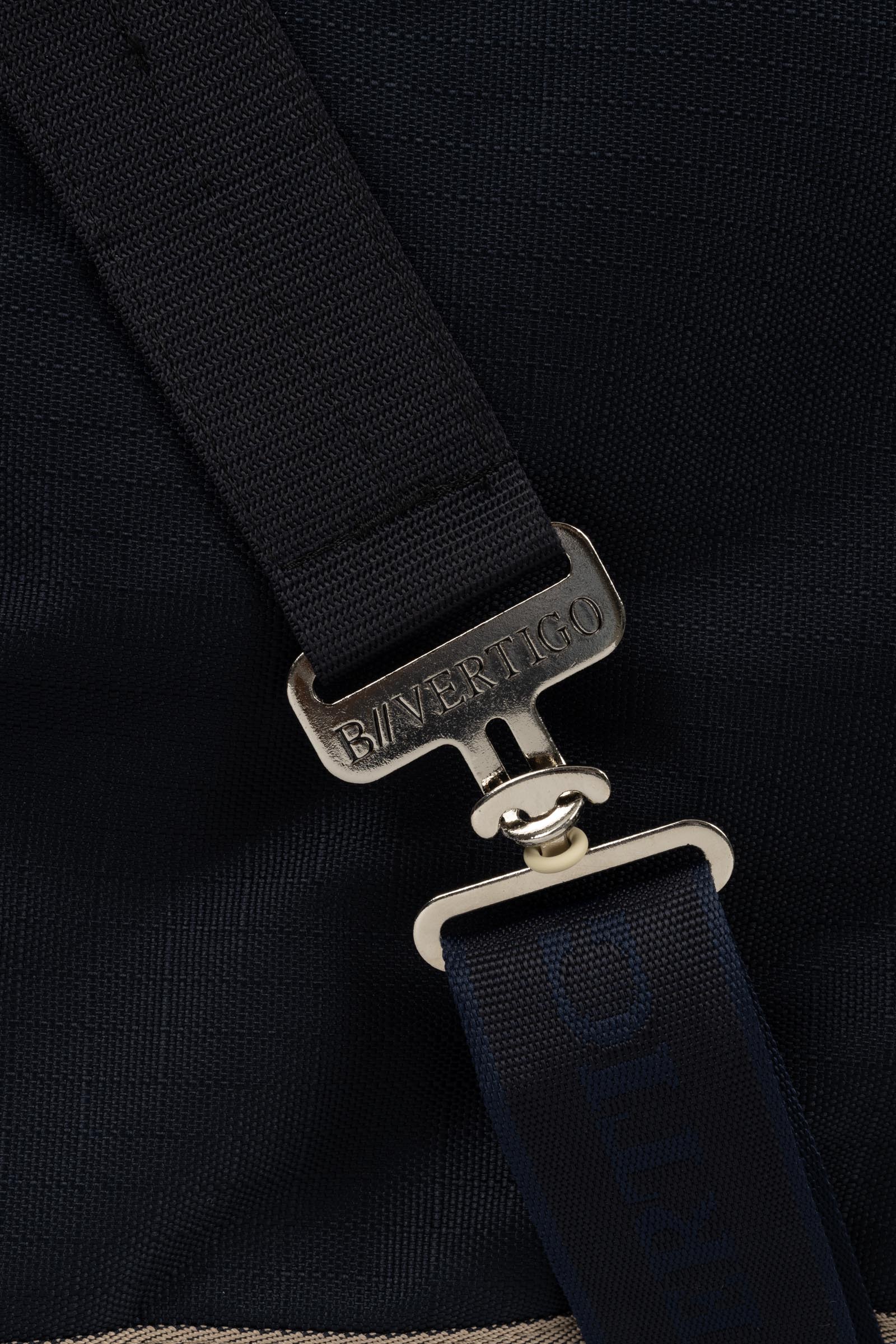 Manta de Exterior con Cubre Cuello Desmontable B Vertigo Georgina, 250g