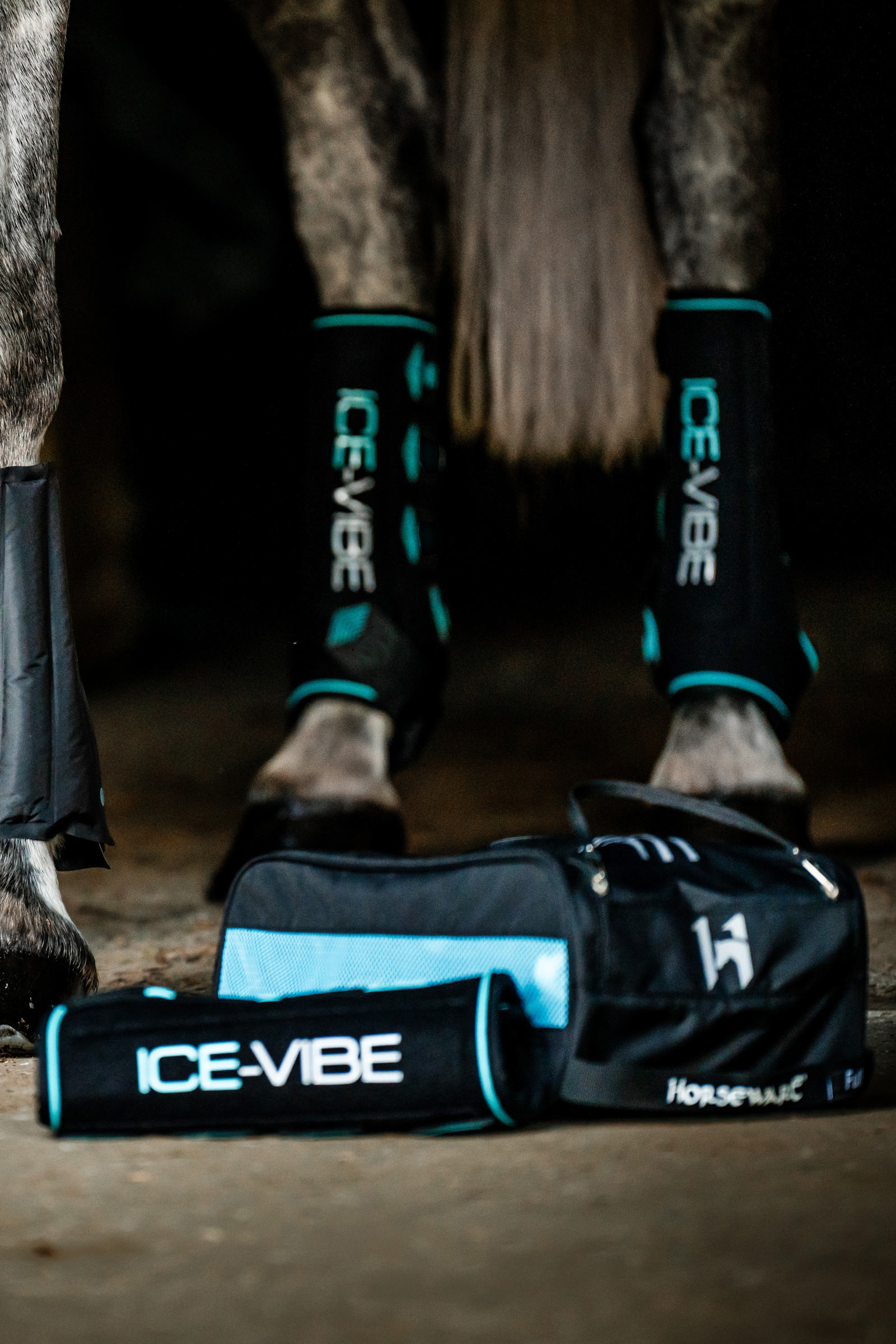 Horseware Ice-Vibe protectores refrigerantes con vibraci&oacute;n (par)