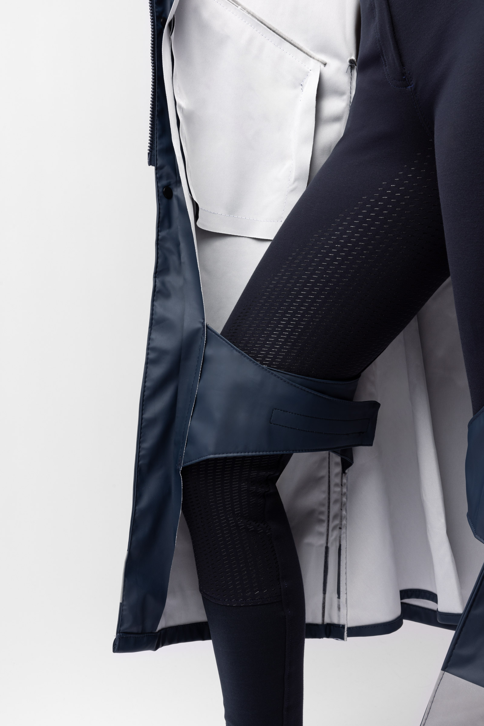 Chubasquero Largo con Hendiduras HorzeHazel