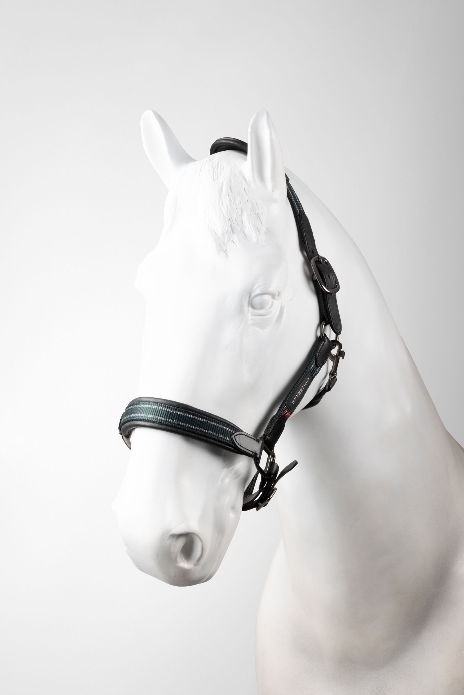 Scarab Green B Vertigo Lennox Cabezada cuadra