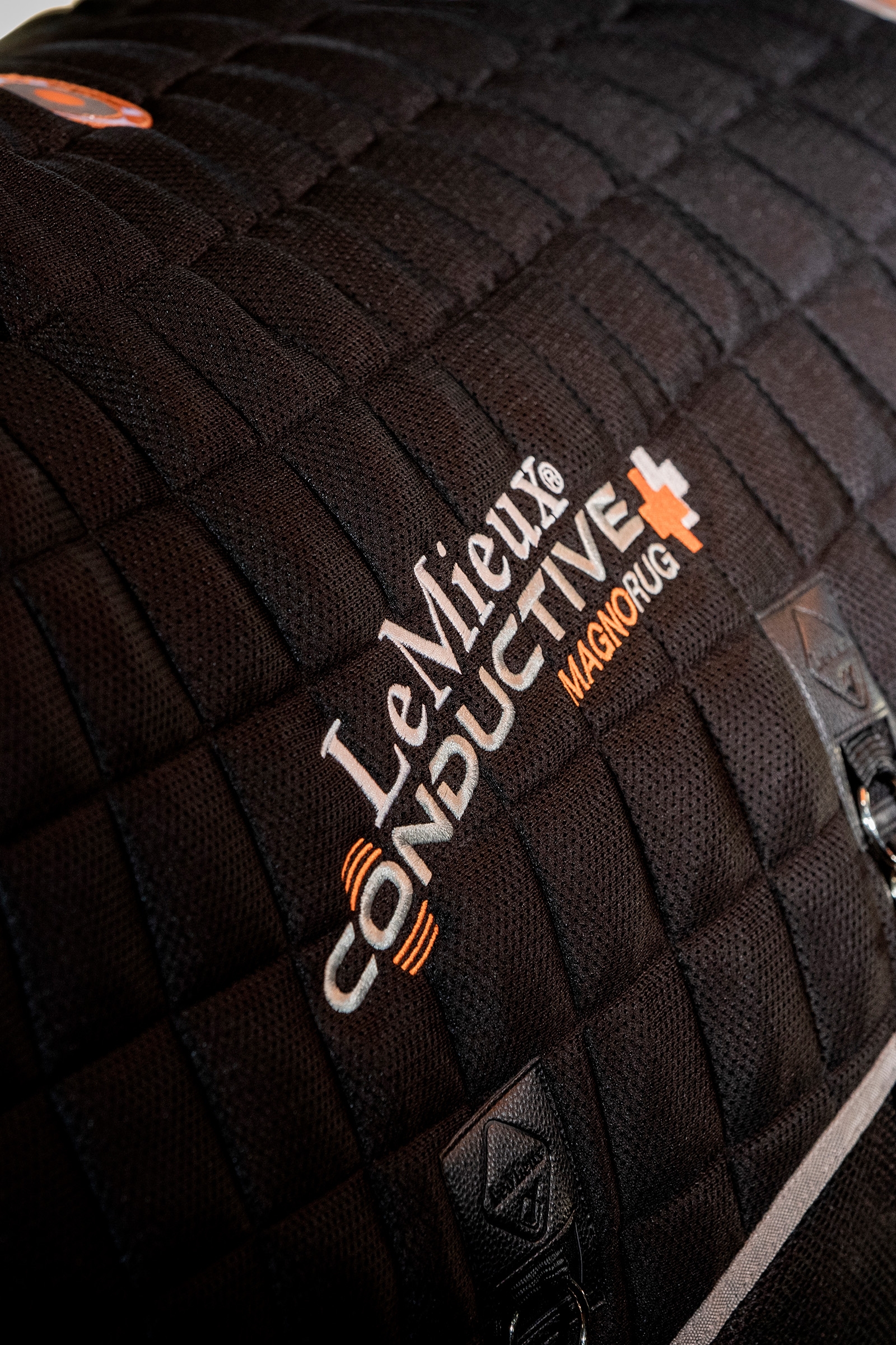 LeMieux Conductive MagnoRug Manta terap&eacute;utica magn&eacute;tica