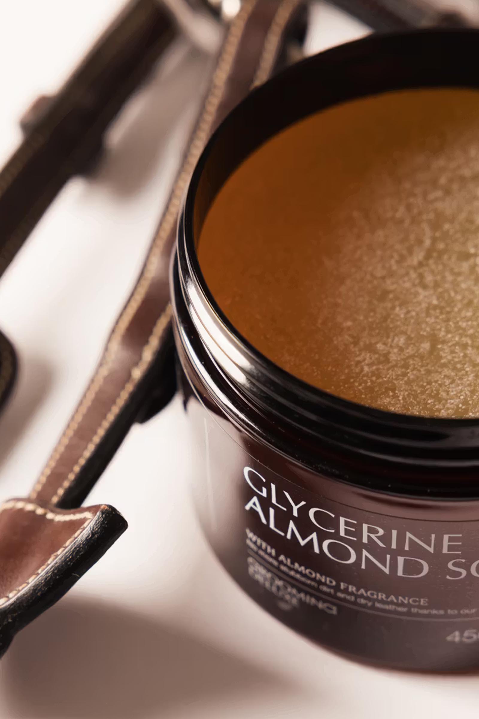 Grooming Deluxe Jab&oacute;n de glicerina almendra, 450 ml